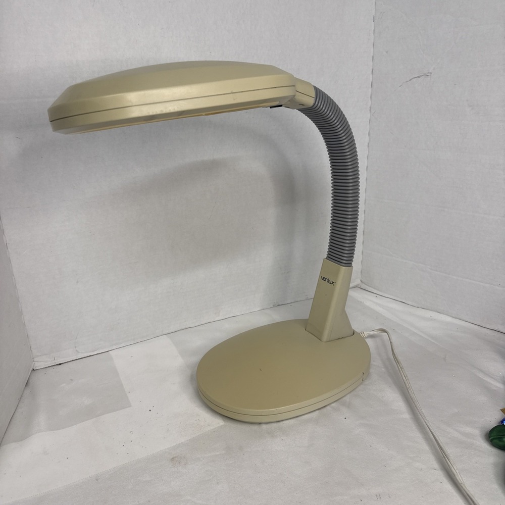 VTG Verilux Happy Eyes Desk Lamp Natural Daylight Gooseneck Khaki 24w HED1 Y2K